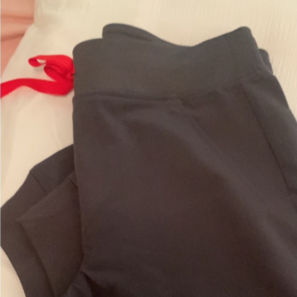 Figs charcoal grey xs.   Work x2.  Too small for me.